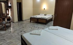 Sarnath Motel And Resort