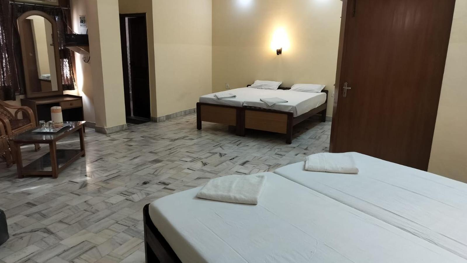 Sarnath Motel And Resort Varanasi Exterior photo
